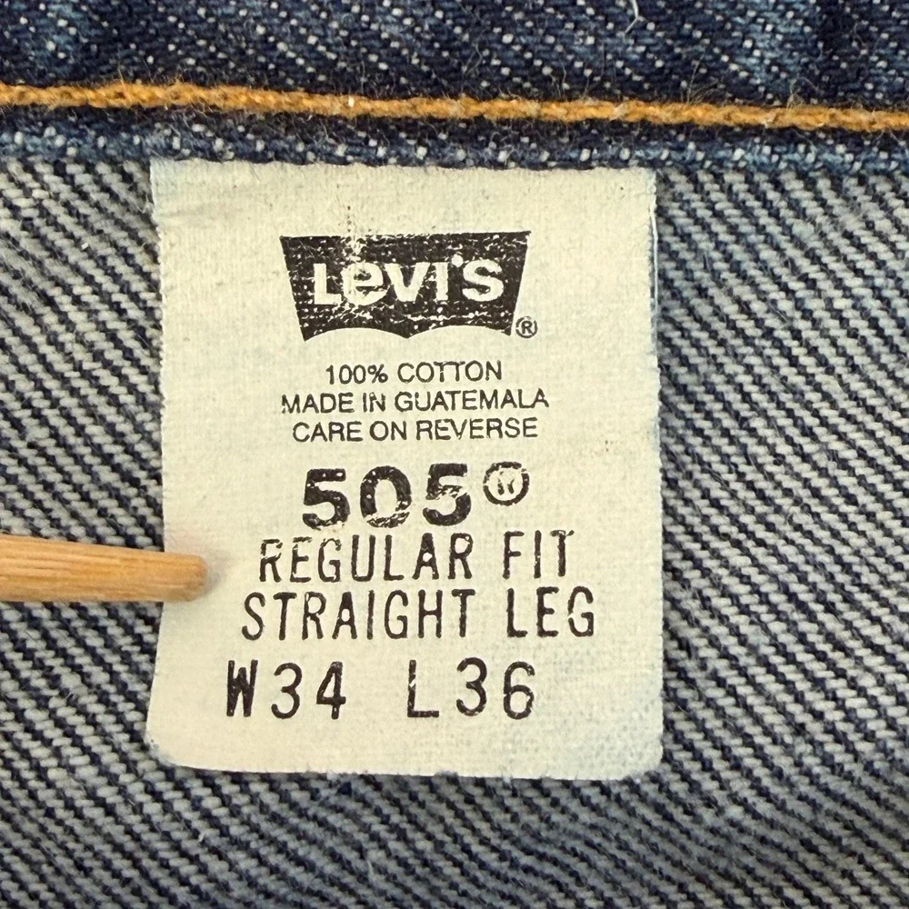 Vintage Levis 505 Regular Fit Straight Leg Jeans Mens 33x34 Dark Blue Denim Y2K